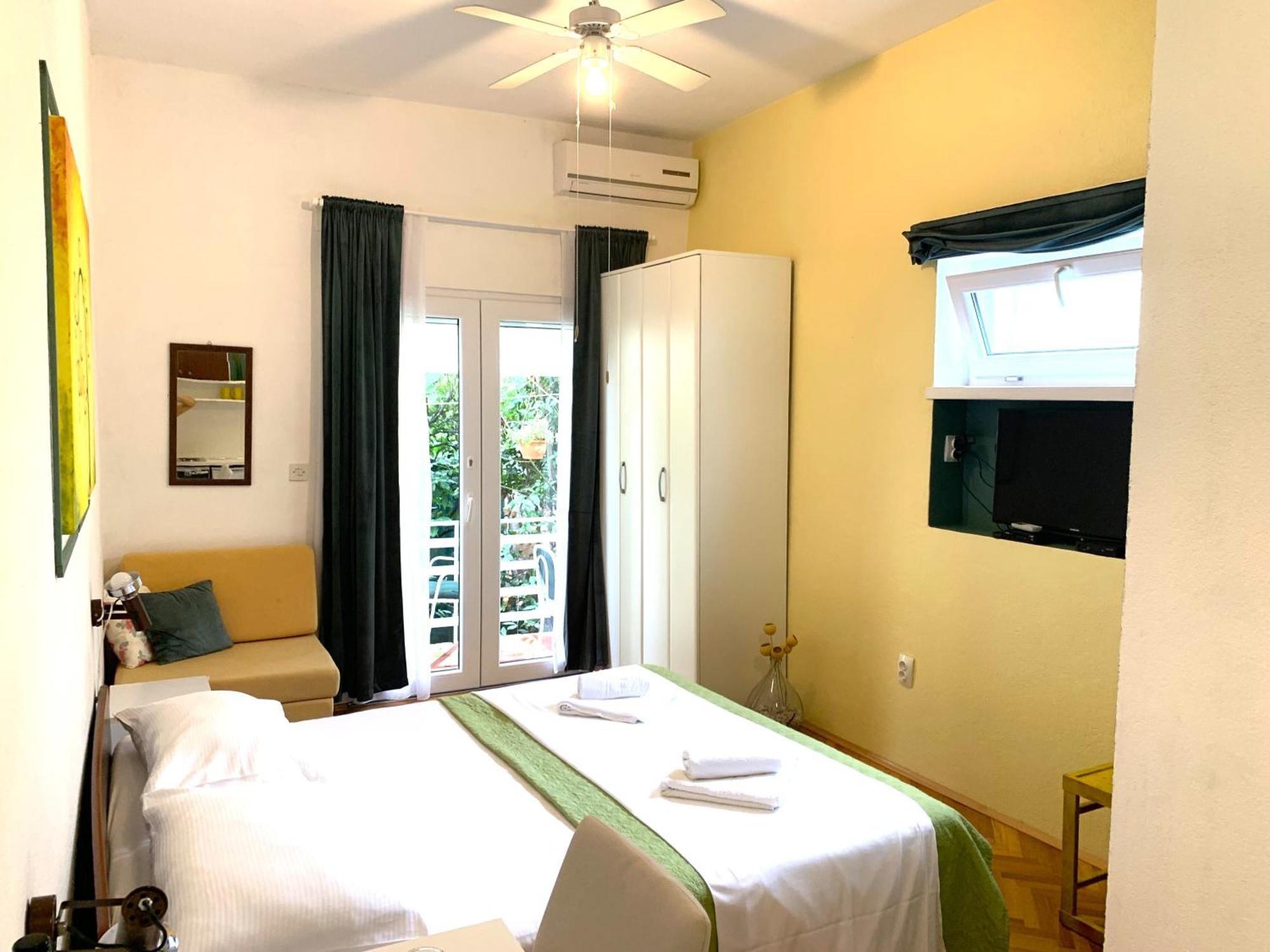 פודגורה Apartments Garden House מראה חיצוני תמונה