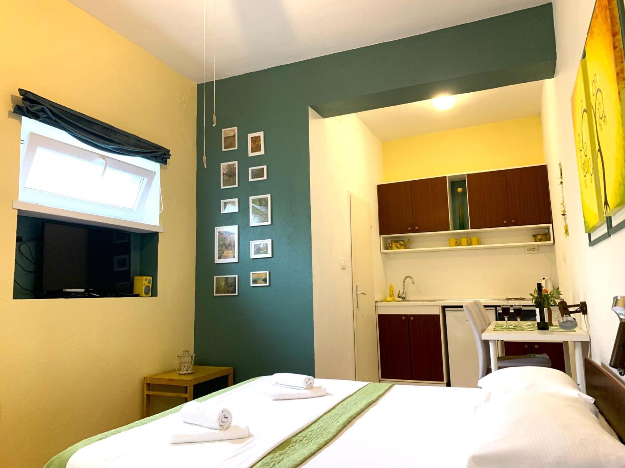פודגורה Apartments Garden House מראה חיצוני תמונה