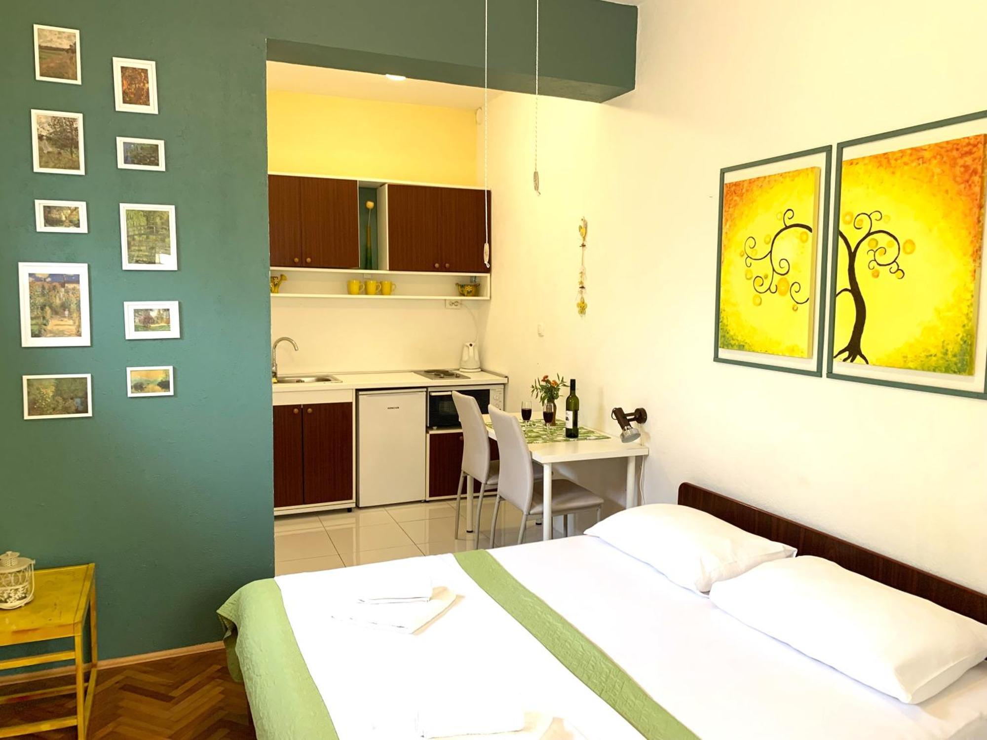 פודגורה Apartments Garden House מראה חיצוני תמונה