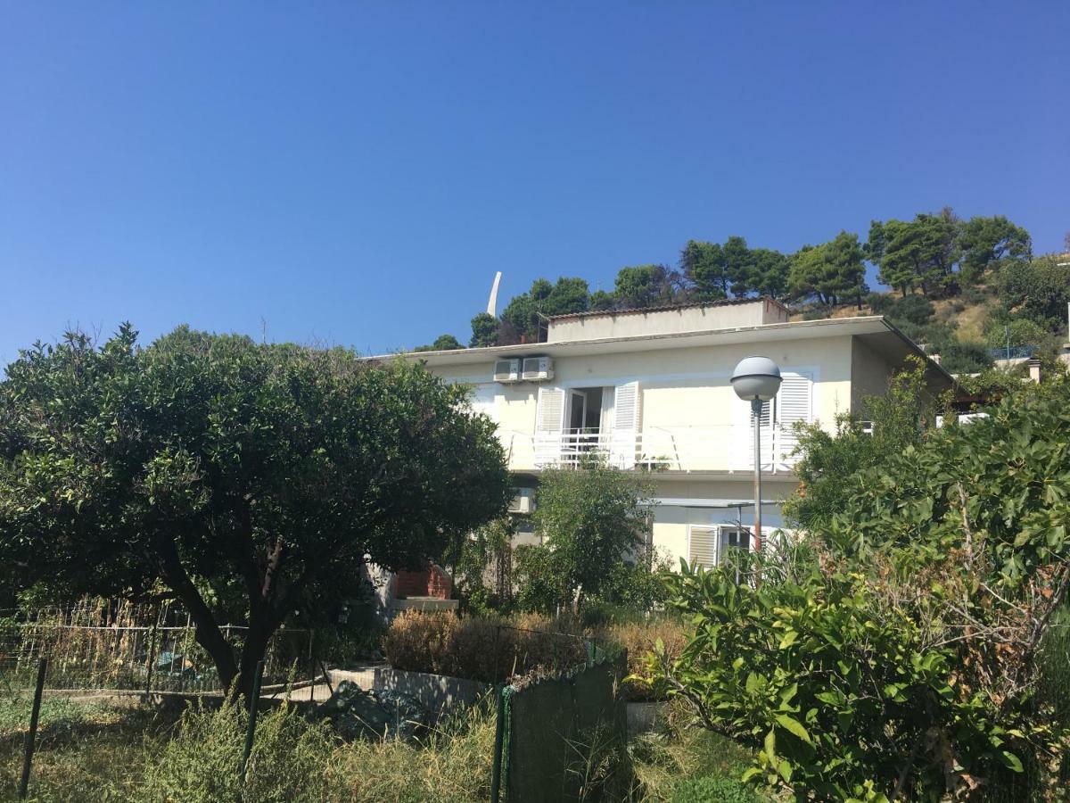 פודגורה Apartments Garden House מראה חיצוני תמונה